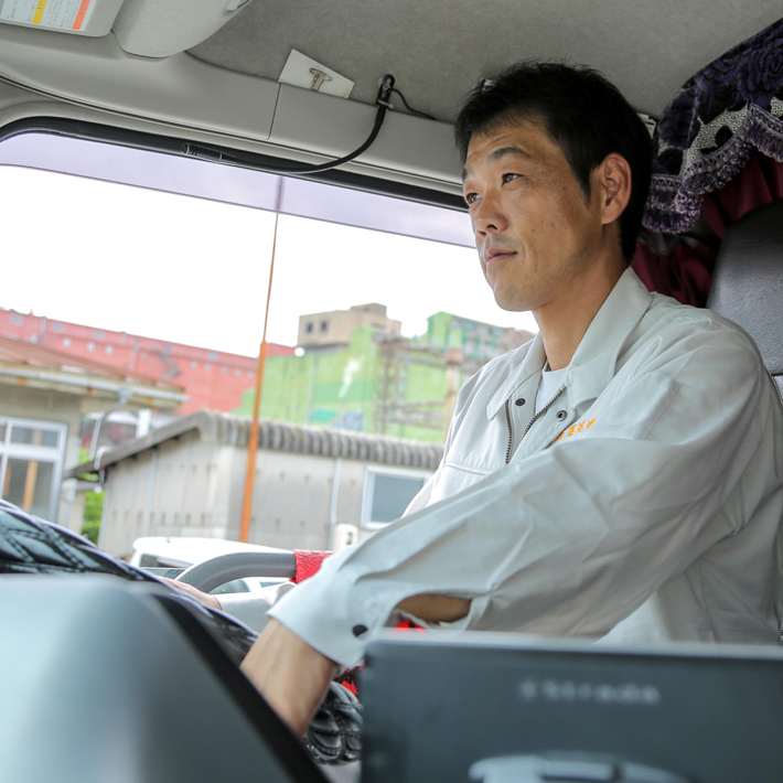 鳥居運送株式会社江津支店で働く人